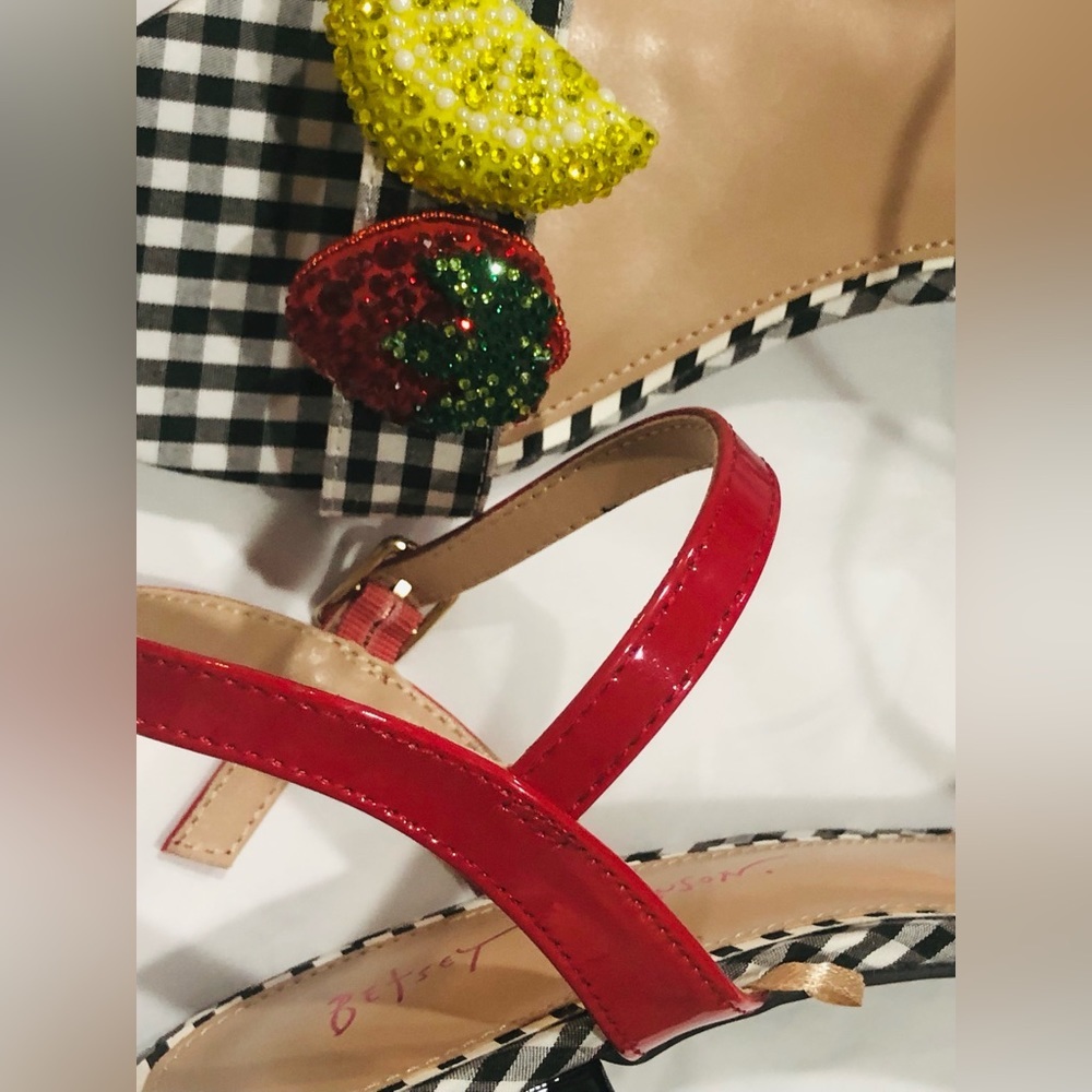 Betsey Johnson gingham print lemon strawberry red patent strap chunky heels sz10 - Picture 6 of 16